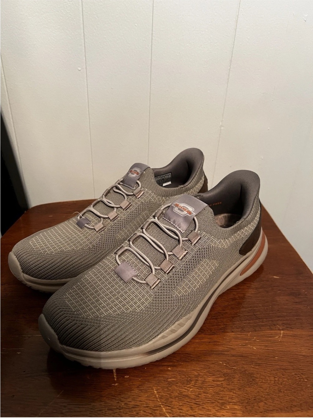 Skechers Gray Mesh Memory Foam Relaxed Fit Sneakers Men’s Shoes Size 10M